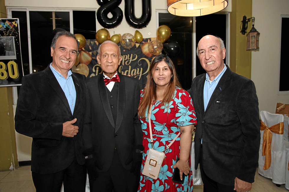 Fernando Uribe Vélez, Óscar Gaviria, Claudia Patricia Gaviria y Nilvio Uribe Vélez.