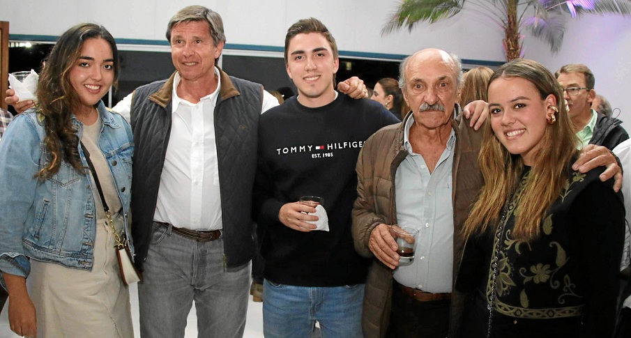 Sofía Botero Escobar, Carlos Barbero, Juan Pedro Soto, Juan Carlos Soto y Camila Galván. Sofía Botero Escobar, Carlos Barbero, Juan Pedro Soto, Juan Carlos Soto y Camila Galván.