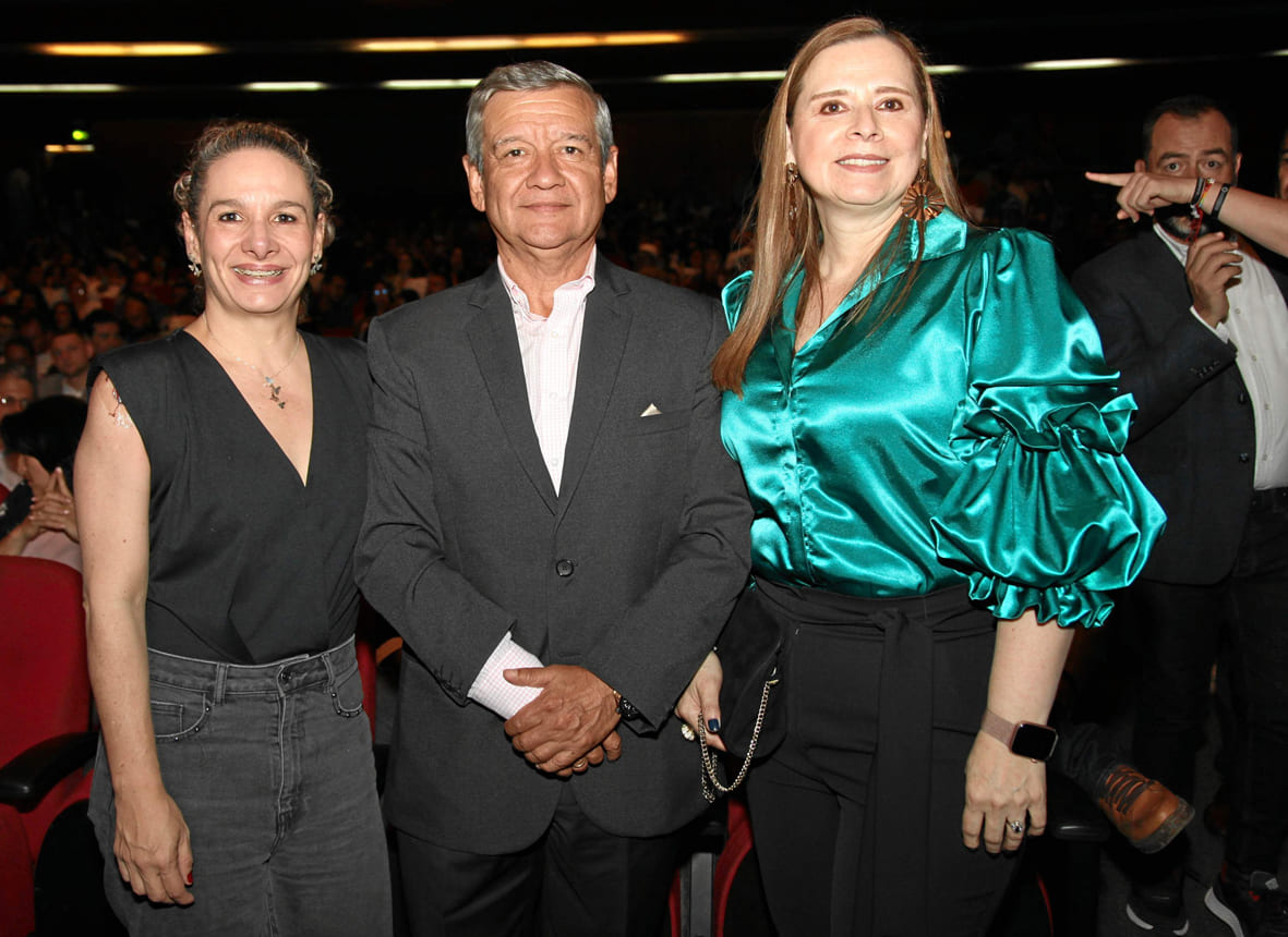 Paula Londoño Arias, Carlos Humberto Orozco Téllez, coordinador social Manizales; y Clara Inés Estrada Ramírez. Paula Londoño Arias, Carlos Humberto Orozco Téllez, coordinador social Manizales; y Clara Inés Estrada Ramírez.