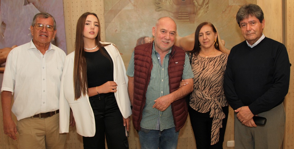 Alberto Gómez, Salomé Osorio, Fernando Hely Mejía, María Dolly Ramos y Alberto Bedoya. Alberto Gómez, Salomé Osorio, Fernando Hely Mejía, María Dolly Ramos y Alberto Bedoya.