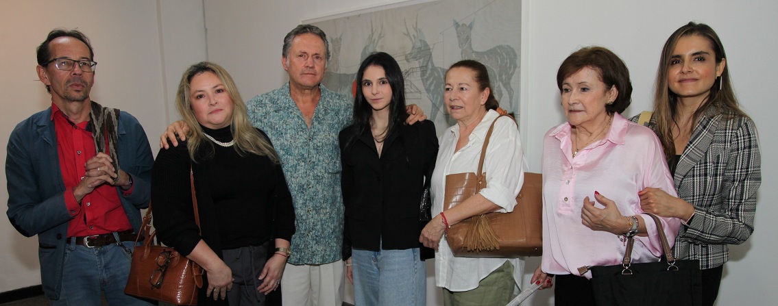 Carlos Mario Uribe, Sandra Jaramillo, Juan Carlos Duque, Sofía Heim, Ángela María Duque, Luz Elena Duque y Catalina Duque. Carlos Mario Uribe, Sandra Jaramillo, Juan Carlos Duque, Sofía Heim, Ángela María Duque, Luz Elena Duque y Catalina Duque.