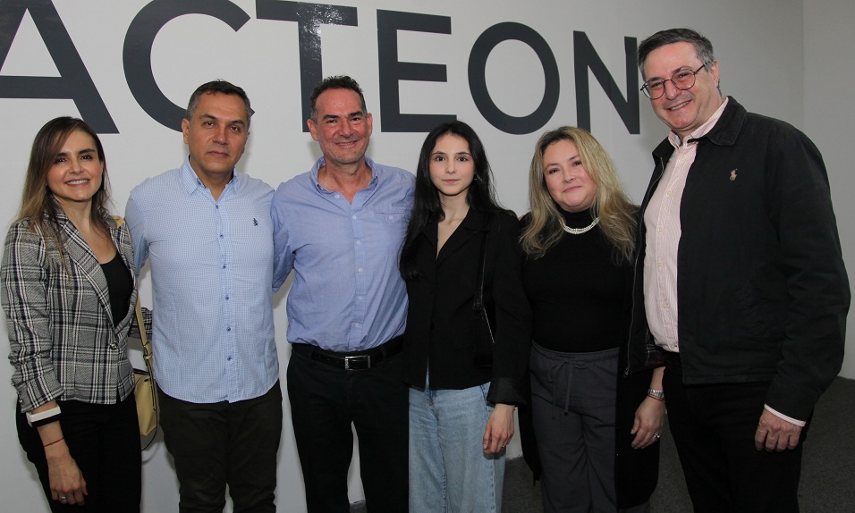 Catalina Gómez, William Guerrero, Elías Heim, Sofía Heim, Sandra Jaramillo y Henry Heim. Catalina Gómez, William Guerrero, Elías Heim, Sofía Heim, Sandra Jaramillo y Henry Heim.