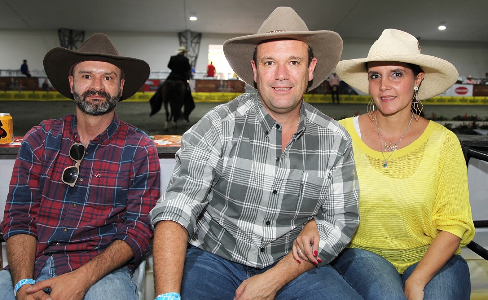 Ignacio Londoño Vallejo, Miguel Mejía Montes y Carolina Bernal Villegas. Ignacio Londoño Vallejo, Miguel Mejía Montes y Carolina Bernal Villegas.