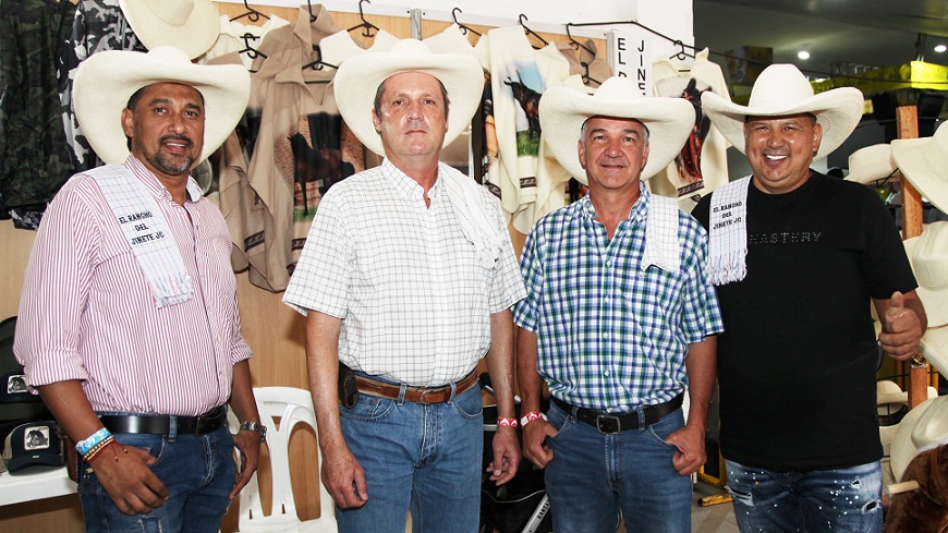 Camilo Ríos, Alejandro Jaramillo, Mauricio Jaramillo y Jorge Castillo. Camilo Ríos, Alejandro Jaramillo, Mauricio Jaramillo y Jorge Castillo.