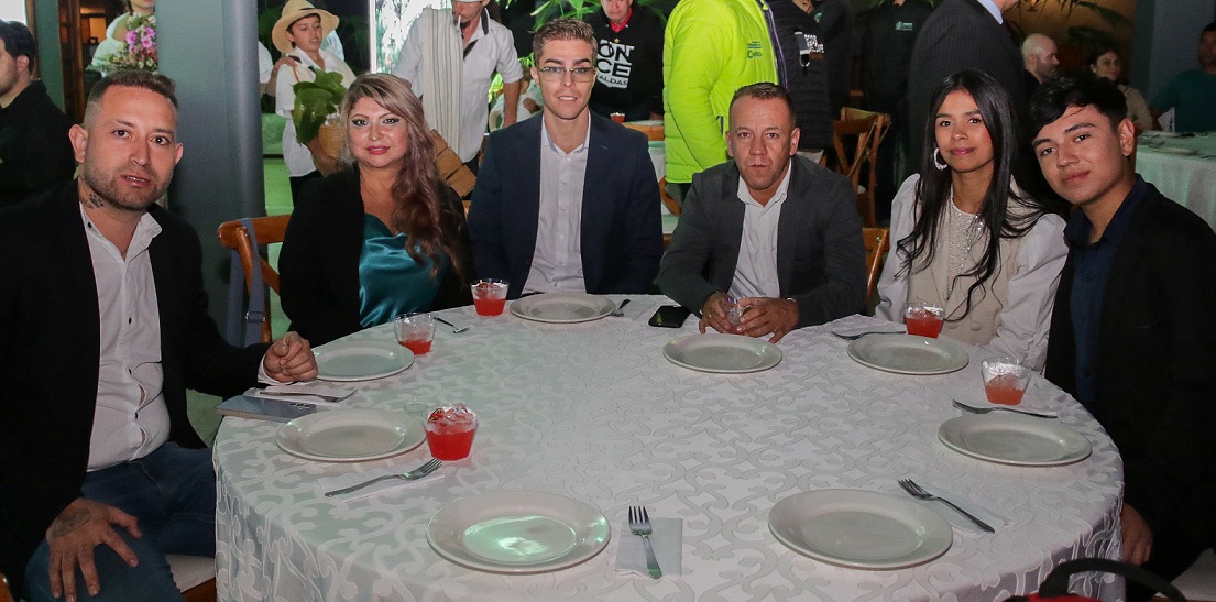 Janier Sossa, Pilar Hurtado, Santiago Lasso, Rubén Dario Marín, Asvehidi Giraldo Taborda y Juan David Colorado.
