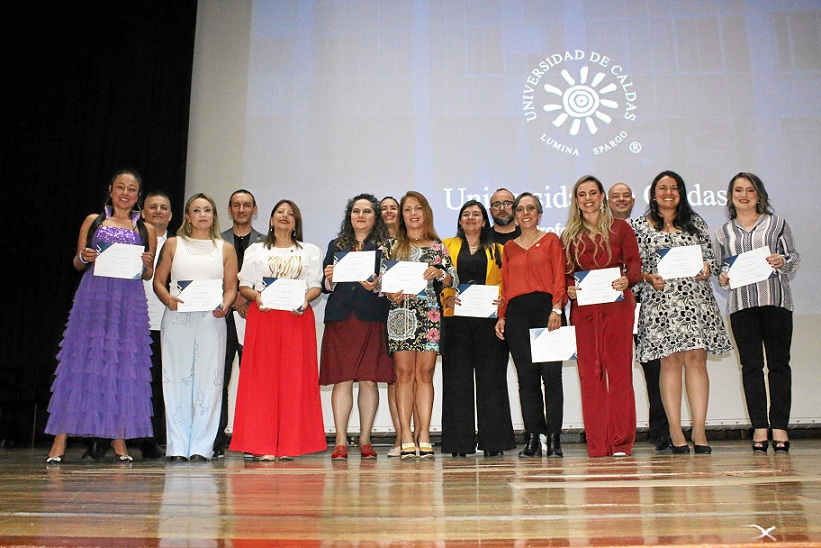 Categoría Asociado: Germana Carolina Soler Millán, Jhon Fredy Ríos Martínez, Daian Tatiana Flórez Quintero, Héctor Yovanny Betancur Santa, Gladys Yolanda Pasuy Guerrero, Paula Marcela Castaño Castaño, Carolina Zamorano Montañez, Sandra Bibiana Aguilar Marín, Diana Marcela Ocampo Serna, Edwin David Morales Álvarez, Ayda María González Correa, Diana Paola Betancurth Loaiza, Nelson Enrique Arias Ortiz, Alexandra Giraldo Osorio y Ángela María Ormaza Zapata. Categoría Asociado: Germana Carolina Soler Millán, Jhon Fredy Ríos Martínez, Daian Tatiana Flórez Quintero, Héctor Yovanny Betancur Santa, Gladys Yolanda Pasuy Guerrero, Paula Marcela Castaño Castaño, Carolina Zamorano Montañez, Sandra Bibiana Aguilar Marín, Diana Marcela Ocampo Serna, Edwin David Morales Álvarez, Ayda María González Correa, Diana Paola Betancurth Loaiza, Nelson Enrique Arias Ortiz, Alexandra Giraldo Osorio y Ángela María Ormaza Zapata.