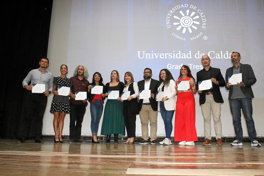 Docentes ocasionales que han alcanzado el grado tres en el escalafón: Sergio Arenas Guzmán, Paula Andrea Leguizamón Londoño, Juan Camilo Molina Cruz, Yeimy Paola Valencia Roncancio, Mónica Alejandra González Ramírez, Yolanda Medina Bermúdez, Germán Darío Herrera Saray, Sandra Milena Valencia, Carolina Valencia Mosquera, Diego Alonso Alzate Salazar y Marcelo Herrera González Docentes ocasionales que han alcanzado el grado tres en el escalafón: Sergio Arenas Guzmán, Paula Andrea Leguizamón Londoño, Juan Camilo Molina Cruz, Yeimy Paola Valencia Roncancio, Mónica Alejandra González Ramírez, Yolanda Medina Bermúdez, Germán Darío Herrera Saray, Sandra Milena Valencia, Carolina Valencia Mosquera, Diego Alonso Alzate Salazar y Marcelo Herrera González