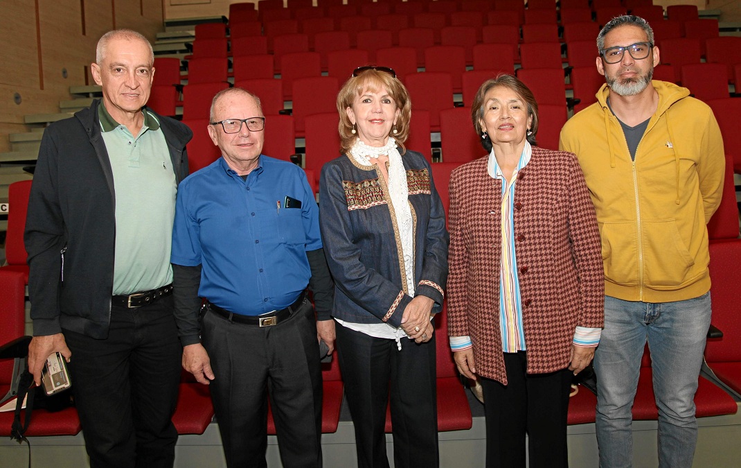 Uriel Alzate, Héctor Javier Salazar, Martha Botero de Villegas, María Amparo Muñoz y Rogelio Castaño.