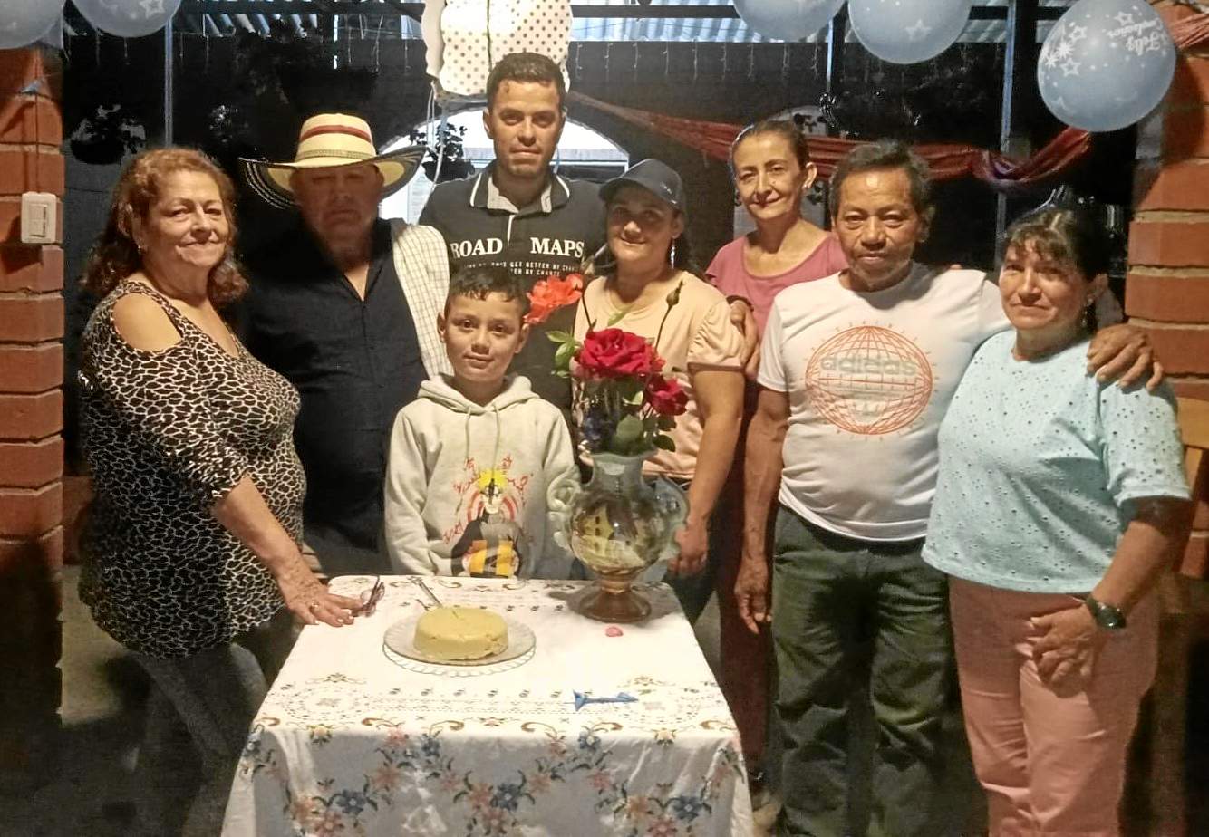 Alba Mery Cardona, Antonio Toro, Pablo Morales, Breine Morales, Paola Montoya, Marcela Cardona, Marco Manzo y Marta Patiño.