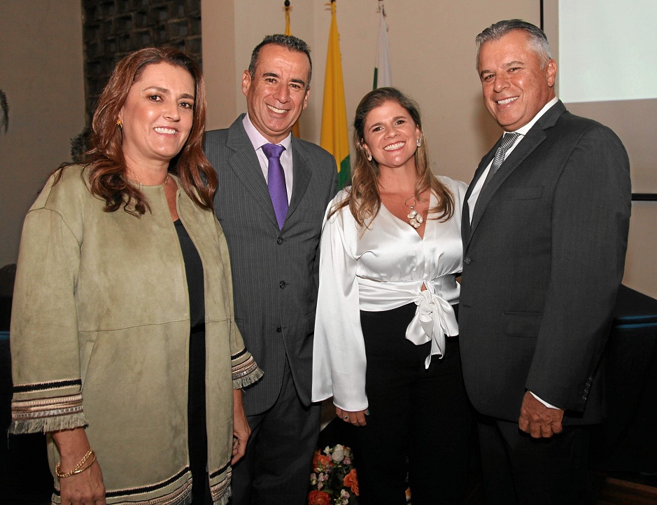 Mónica Hoyos, Germán Prieto, Catalina Londoño y Juan Carlos Prieto. Mónica Hoyos, Germán Prieto, Catalina Londoño y Juan Carlos Prieto.