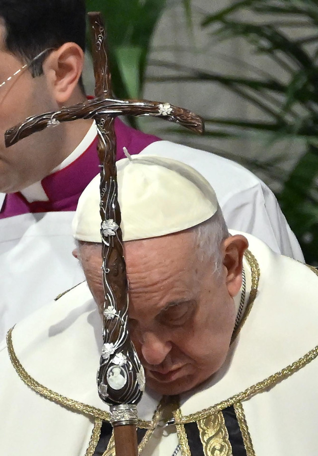 El papa Francisco ofició la Santa Misa Crismal del Jueves Santo este jueves en la Basílica de San Pedro de El Vaticano.