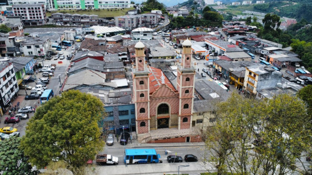 La Iglesia de la Ermita de Jesús Nazareno, ubicada en el Parque Liborio. En la imagen se observa parte del sector de Liborio y la Galería de la ciudad.