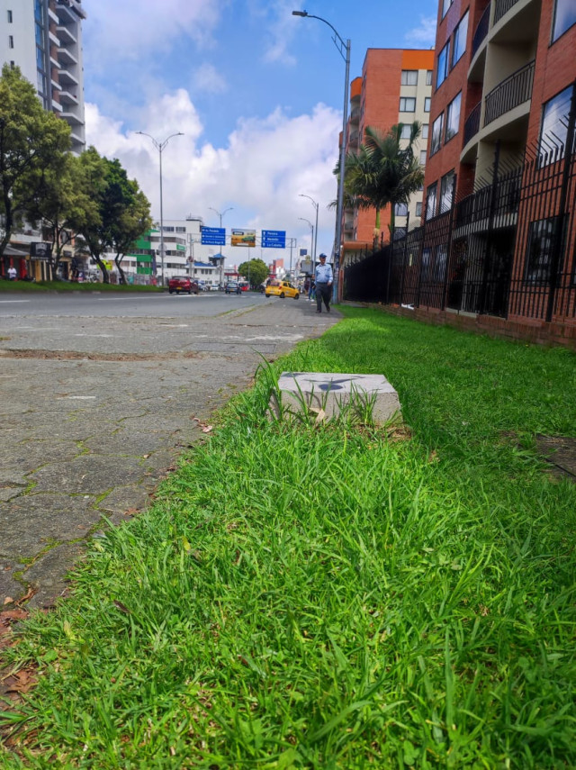 Por el Conjunto la Estación también hay otro base. 