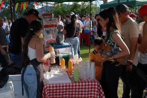 Hubo refrigerios para todos los campesino de El Tigre.