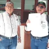 Representantes de Educal radicaron en la Alcaldía de Manizales y Gobernación de Caldas el pliego de peticiones. Representantes de Educal radicaron en la Alcaldía de Manizales y Gobernación de Caldas el pliego de peticiones.