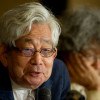 Kenzaburo Oe nació el 31 de enero de 1935 en Japón.  Kenzaburo Oe nació el 31 de enero de 1935 en Japón.