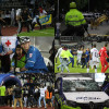 Las imágenes que dejó el final del partido de anoche en el Palogrande. Los hinchas, al borde de la cancha, armados para lo que sea. El Once Caldas, entre tanto, perdió 1-2 con Alianza Petrolera.