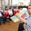 Los estudiantes estuvieron participativos durante el taller dirigido por la escritora, Irene Vasco.