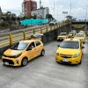 La movilización de taxistas por la avenida Paralela de Manizales. 