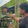Manuel Ranoque (derecha) participó junto al grupo de indígenas y militares que buscaron a los niños en la selva del Yarí. Manuel Ranoque (derecha) participó junto al grupo de indígenas y militares que buscaron a los niños en la selva del Yarí.