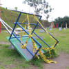 Visitantes al Ecoparque Los Yarumos denunciaron el mal estado de algunos juegos como este que es para personas en condición de discapacidad. La Red de Ecoparques responde y dice que los arreglarán pronto.   Visitantes al Ecoparque Los Yarumos denunciaron el mal estado de algunos juegos como este que es para personas en condición de discapacidad. La Red de Ecoparques responde y dice que los arreglarán pronto.
