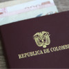 cómo-sacar-el-pasaporte-en-Pereira Pasaporte colombiano con billetes adentro.