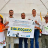 Esta imagen tiene fecha de publicación del 11 de octubre. En ella se ve a la secretaria Juanita Espeleta y al gobernador Luis Carlos Velásquez (segundo de izq. a der.) en una visita a Chinchiná con Andrés Fernando Chaparro Echeverry (cuarto). Esta imagen tiene fecha de publicación del 11 de octubre. En ella se ve a la secretaria Juanita Espeleta y al gobernador Luis Carlos Velásquez (segundo de izq. a der.) en una visita a Chinchiná con Andrés Fernando Chaparro Echeverry (cuarto).