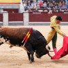 Juan de Castilla  El diestro Juan de Castilla, con su primer toro en la séptima corrida de la Feria de San Isidro en la Plaza de Toros de Las Ventas (España).