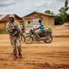 Fuerzas de paz sudafricanas de la Brigada de Intervención de Fuerzas de las Naciones Unidas (FIB) patrullan por la ciudad de Oicha, provincia de Kivu Norte, República Democrática del Congo. Fuerzas de paz sudafricanas de la Brigada de Intervención de Fuerzas de las Naciones Unidas (FIB) patrullan por la ciudad de Oicha, provincia de Kivu Norte, República Democrática del Congo.