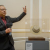 El presidente, Gustavo Petro, al lado del sombrero del exjefe guerrillero Carlos Pizarro. El presidente, Gustavo Petro, al lado del sombrero del exjefe guerrillero Carlos Pizarro.