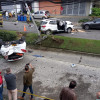 Un vehículo resultó volcado en la avenida del barrio Laureles, en Manizales, luego de un aparatoso choque que involucró otros cuatro automotores.