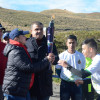 Los deportistas en convencional y paralímpico fueron los protagonistas del encendido de la llama de los Juegos Nacionales Juveniles. En la foto, la ministra del Deporte y el presidente del Comité Paralímpico Colombiano le entregan el pebetero a uno de los atletas.