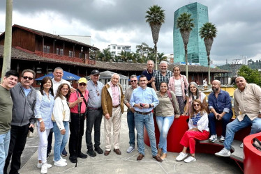 Fotos | Lector | LA PATRIA Juan Carlos Velasco Rojas, César Restrepo Bernal, Adriana Lasso Medina, Ana Mercedes Jaramillo Tascón, Gustavo Guzmán Rojas, Héctor Jaramillo Botero,´Gabriel Barreneche Ramos, José Soto Giraldo, Juan Gabriel Hurtado Isaza, Janier Giraldo Carvajal, Laddy Viviana Parra Echeverry, Gustavo Adolfo Agredo Cardona, Juan Carlos Osorio Ospina, Magda Lucía Quiroga, Margarita María Sierra Mejía, María Cristina Posada, Orlando Palacios Hincapié y César Restrepo Patiño.