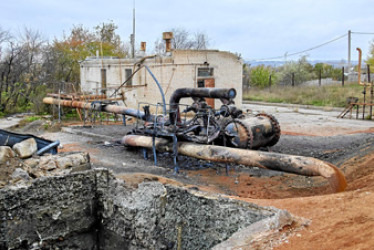 Foto | EFE | LAPATRIA   En la foto, una estación de distribución de gas dañada por los bombardeos, en las afueras de Kharkiv, noreste de Ucrania, el 23 de octubre de 2022, en medio de la invasión de Rusia. 