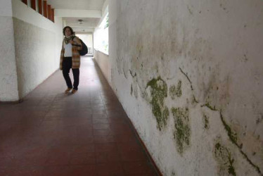 La comunidad educativa del INEM espera reiniciar labores a comienzos del 2023 en su sede original, luego de que a los alumnos y docentes los reubicaron en el Liceo Isabel la Católica.