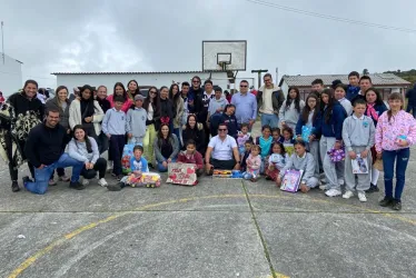 Los estudiantes manifestaron agradecimiento por los regalos que la experiencia que vivieron con el Sena.