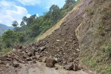 Cierre total en vía Aranzazu - Salamina, sector La Unión