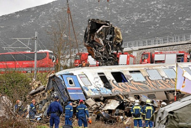 El tren de pasajeros cubría la ruta Atenas-Salónica, mientras que el tren comercial, que probablemente transportaba chapas metálicas, cubría la ruta Salónica-Atenas.