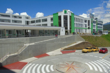 En este punto de la glorieta frente a la entrada principal de la Universidad comenzarán las obras del bulevar.