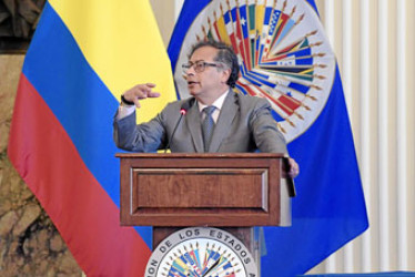 Gustavo Petro propuso ayer rehacer la Carta Democrática de la OEA y reintegrar Venezuela.