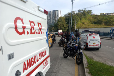 El siniestro ocurrió a las 6:45 de la mañana de este miércoles en la avenida Kevin Ángel con calle 59, en el sector de Aguas de Manizales.