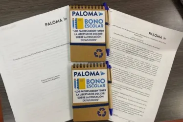La idea de la senadora Paloma Valencia, creadora del proyecto de Bono Escolar, es que padres puedan escoger el colegio para sus hijos, incluido el ingreso a privados. 