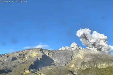 El volcán Nevado del Ruiz ayer, 19 de junio, visto desde el sector del cañón del río Azufrado.