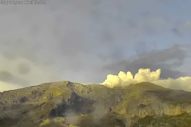 El volcán Nevado del Ruiz visto ayer desde el sector del cañón del río Azufrado. 