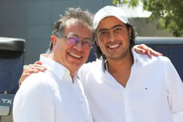 Gustavo Petro y su hijo Nicolás Petro Burgos.