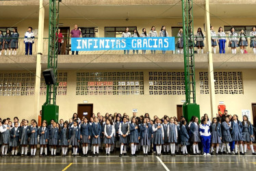 El colegio realizó un homenaje a las estudiantes y docentes que se destacaron este año.