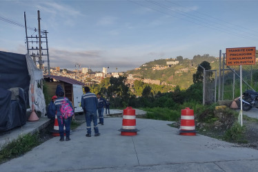 Argumentan que la empresa mexicana Fypasa les debe alrededor de dos meses de salario a varios de los manifestantes.