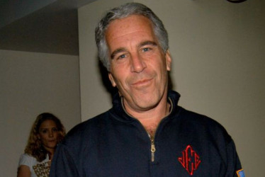 El multimillonario estadounidense Jeffrey Epstein se suicidó en el 2019 en una cárcel de Nueva York, donde pagaba condena por liderar una red de tráfico de menores en el mundo de élite.