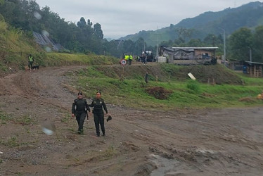 Operativo-para-recuperar-la-ptar-los-cambulos-entre-aguas-de-manizales-y-la-policia