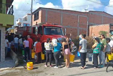 abastecimiento-de-agua-carro-tanque-riosucio-caldas